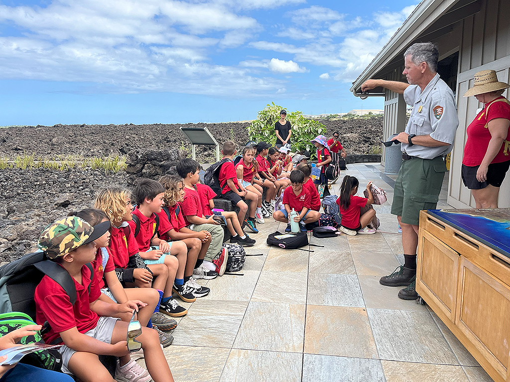 NPS Ranger Jon Jokiel With School Group